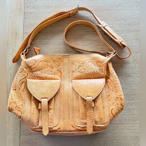 1990s Etched Leather Crossbody Bag. Satchel. Pockets. Embossed.
